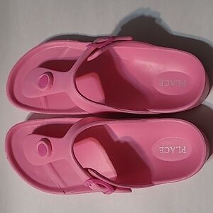 Place Croc like Sandals NWOT